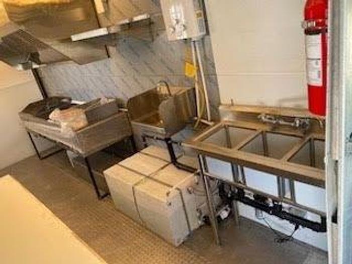 Used 1999 Freightliner Food Truck