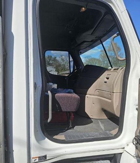 Used 2013 Freightliner Cascadia 125