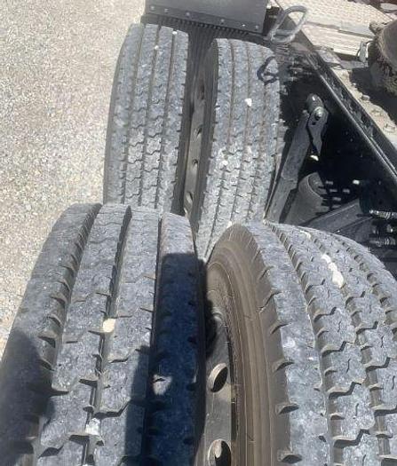 Used 2023 Volvo VNL64T860