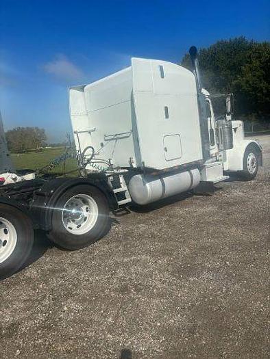 Used 2005 Peterbilt 379EXHD