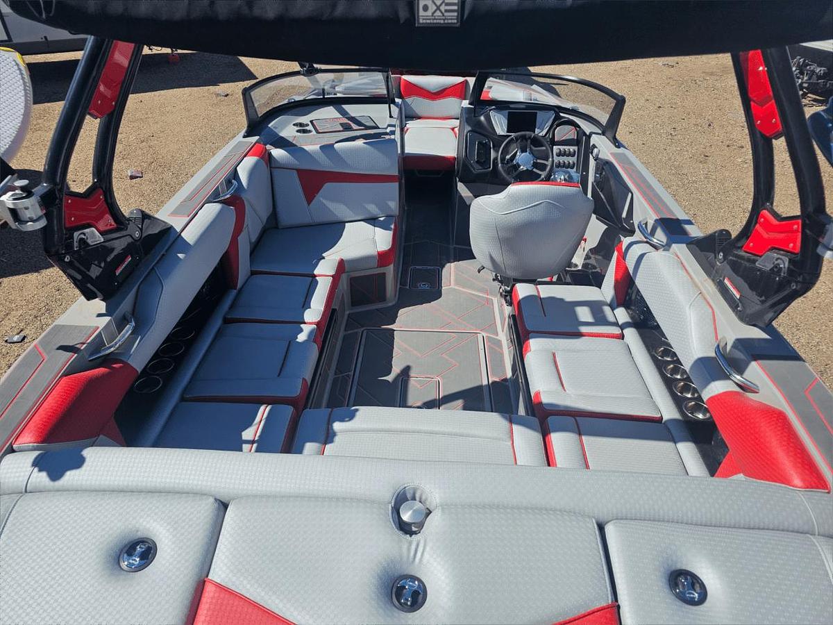 Used 2024 Supreme S220 Pontoon Boat