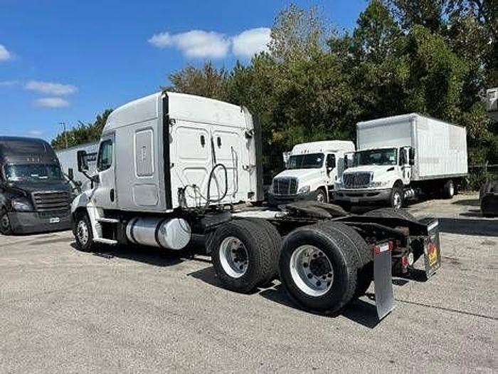 Used 2018 Freightliner Cascadia 125