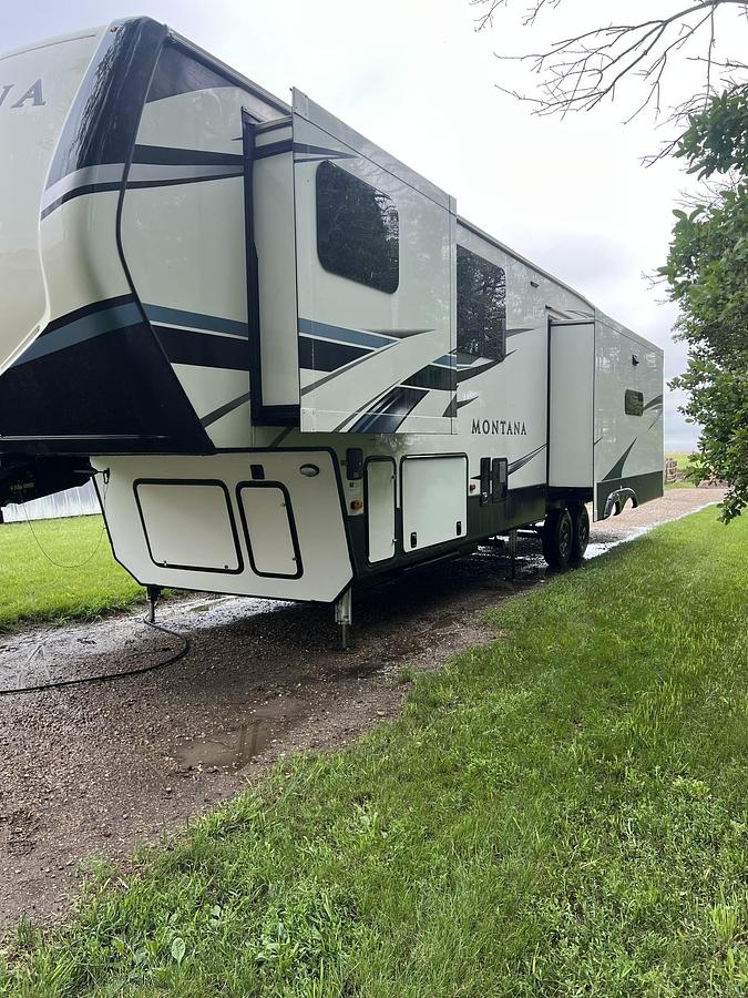 Used 2021 Keystone Montana 3781RL Fifth Wheel