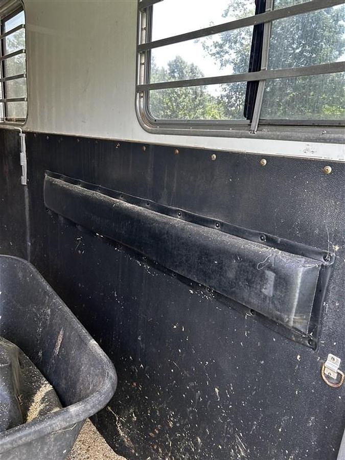 Used 2011 4 Star Three Horse Trailer with Living Quarters