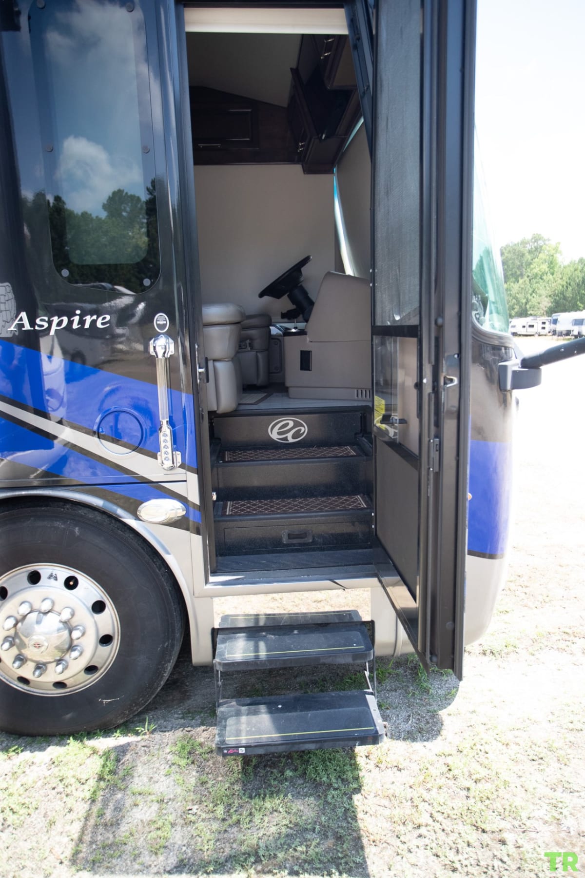 Used 2020 Entegra Aspire 44R | 450 HP Cummins Diesel | Bath & Half | Luxury Coach | Only 16,000 Miles