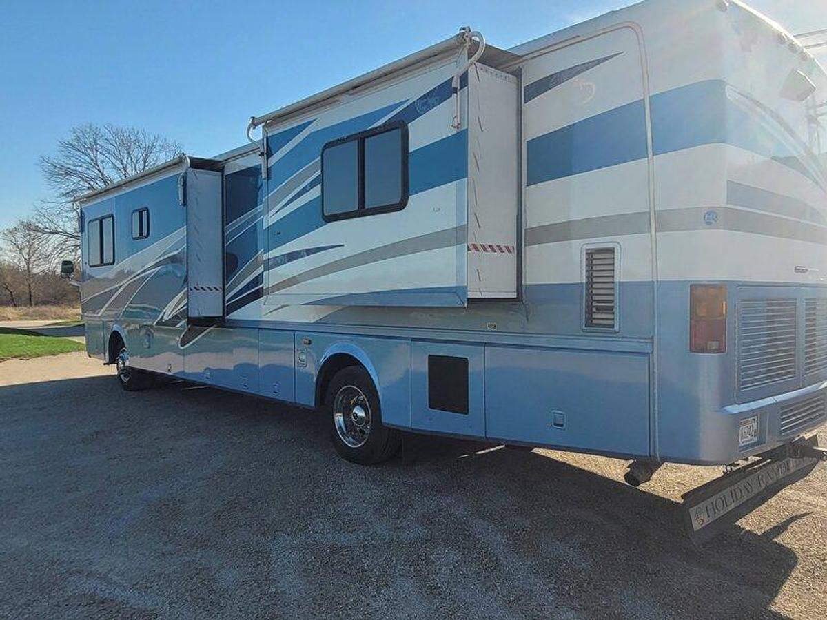 Used 2002 Holiday Rambler Endeavor
