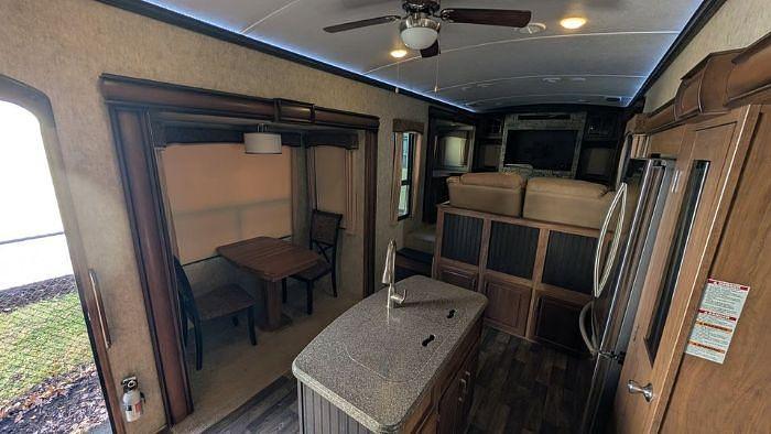 Used 2017 Keystone Montana 3791RD