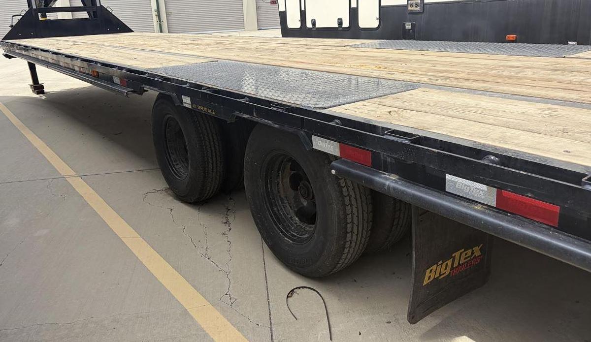 Used 2025 Big Tex 25GN Gooseneck Trailer