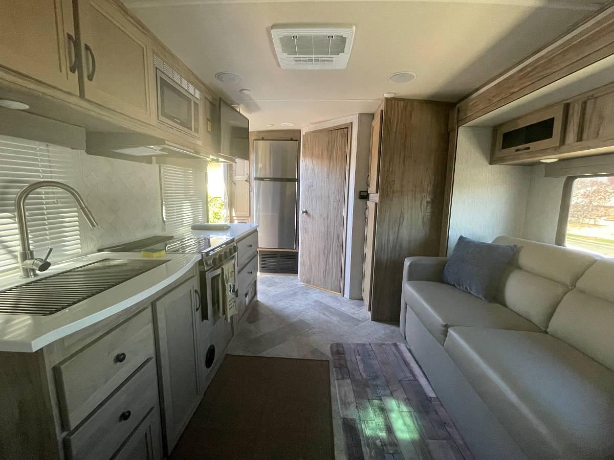 Used 2022 Palomino Solaire 24 ft 205SS