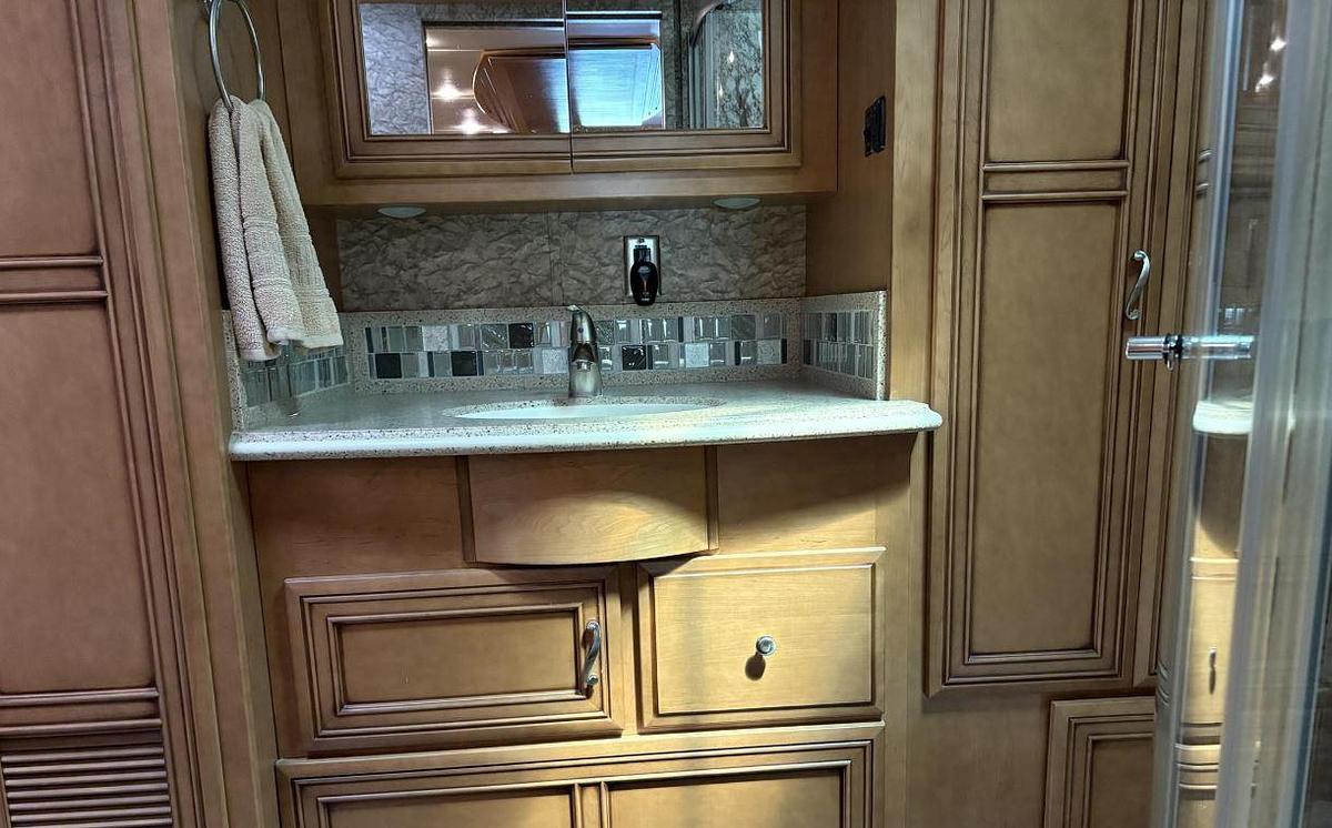 Used 2015 Newmar Ventana 4002