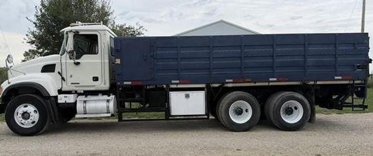 Used 2007 Mack Granite CV713