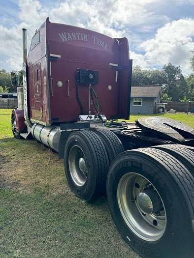 Used 2004 KENWORTH W900L