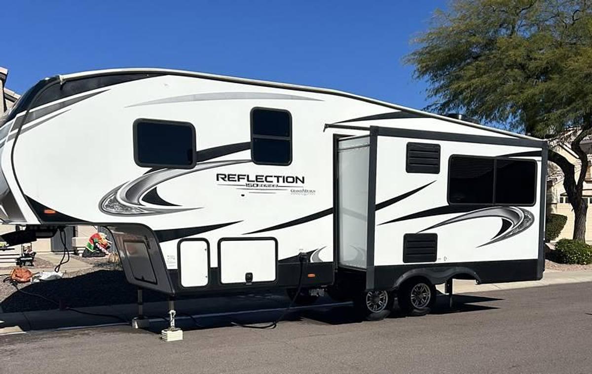 Used 2021 Grand Design Reflection 260RD