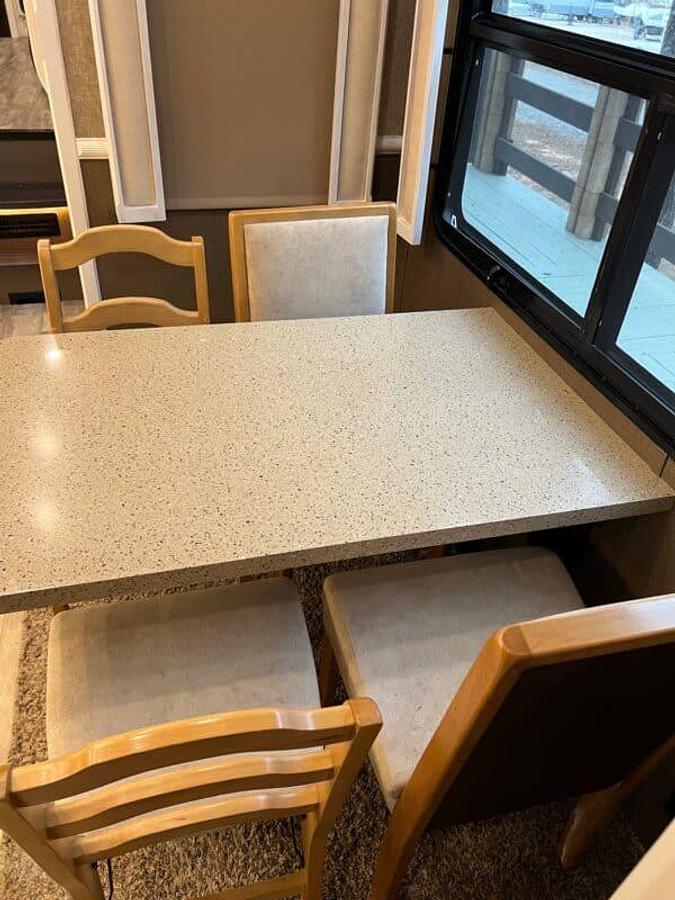 Used 2019 40' Vanleigh Vilano 375FL