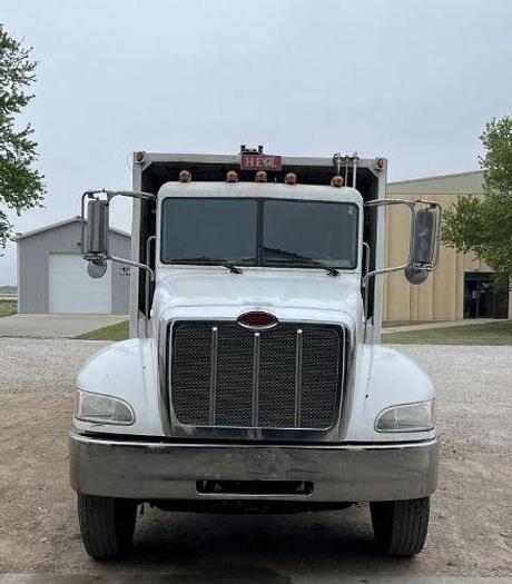 Used 2009 Peterbilt 335
