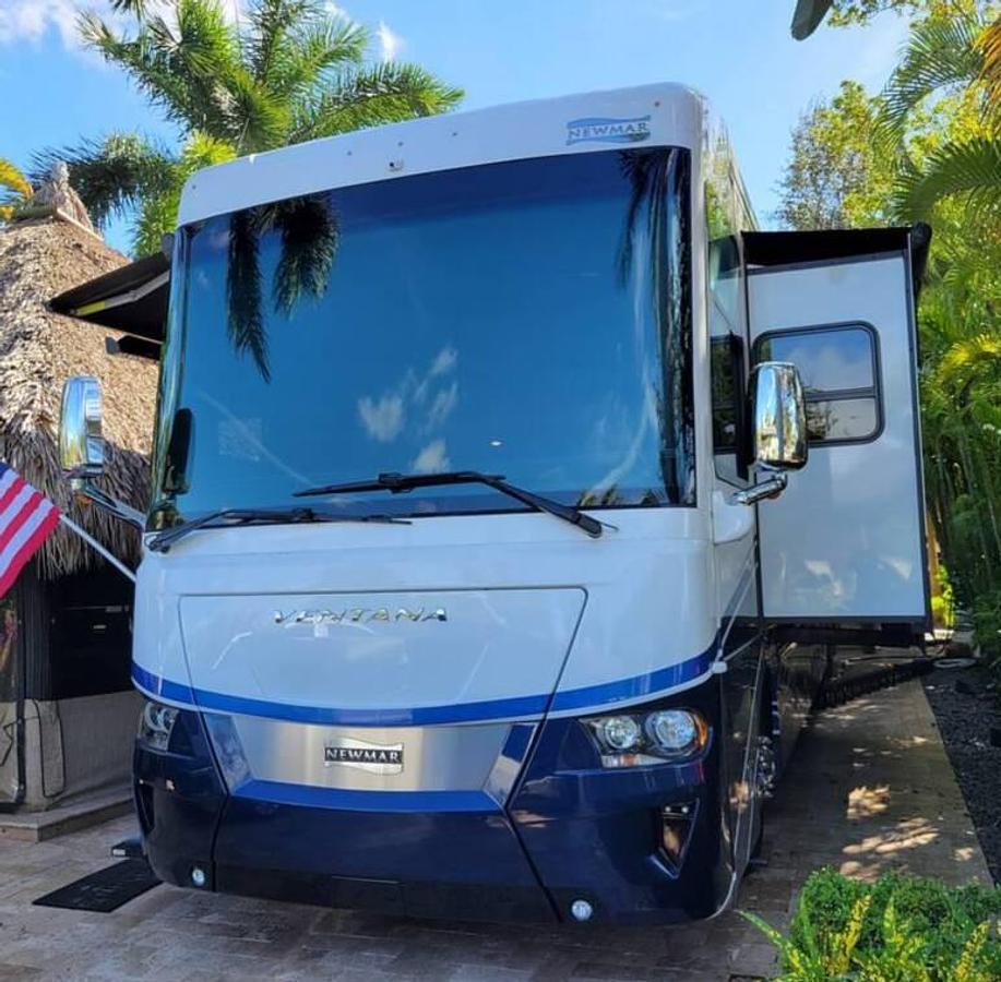 Used 2022 Newmar Ventana 4334