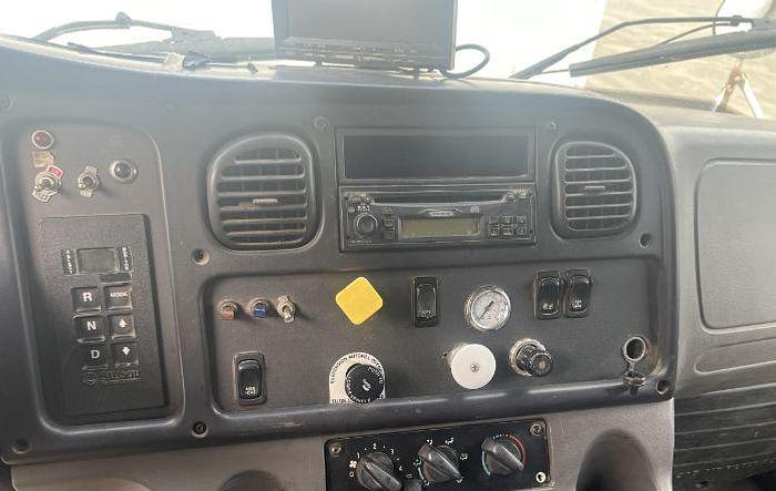 Used 2007 Freightliner Business Class M2 100