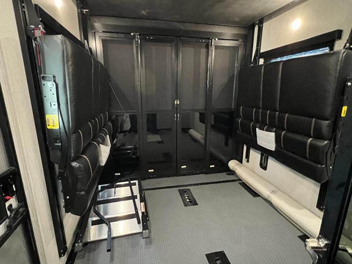 Used 2022 Keystone Fuzion 373