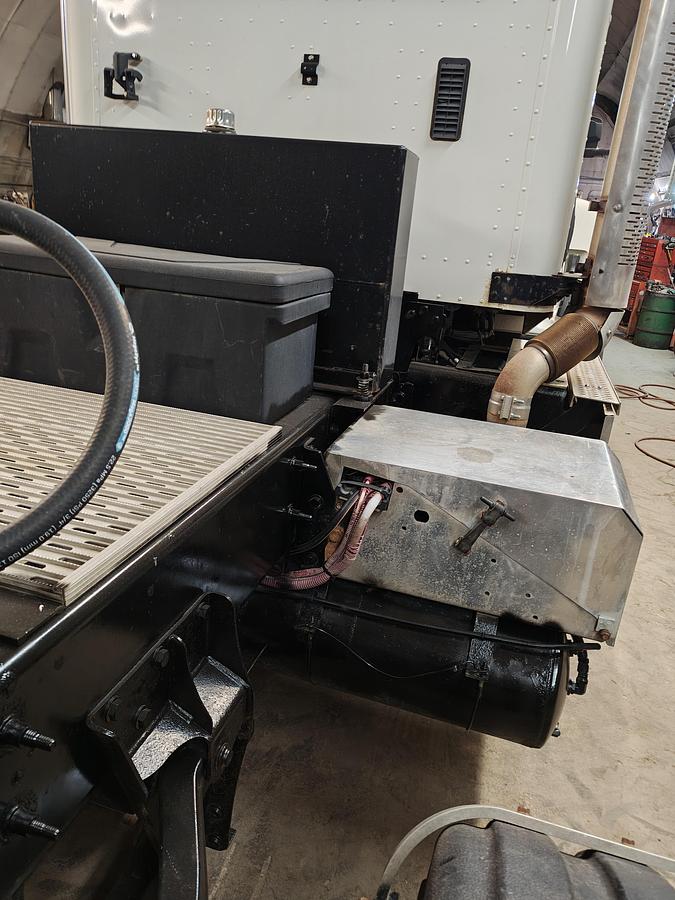 Used 2014 Caterpillar CT660S Commercial Truck