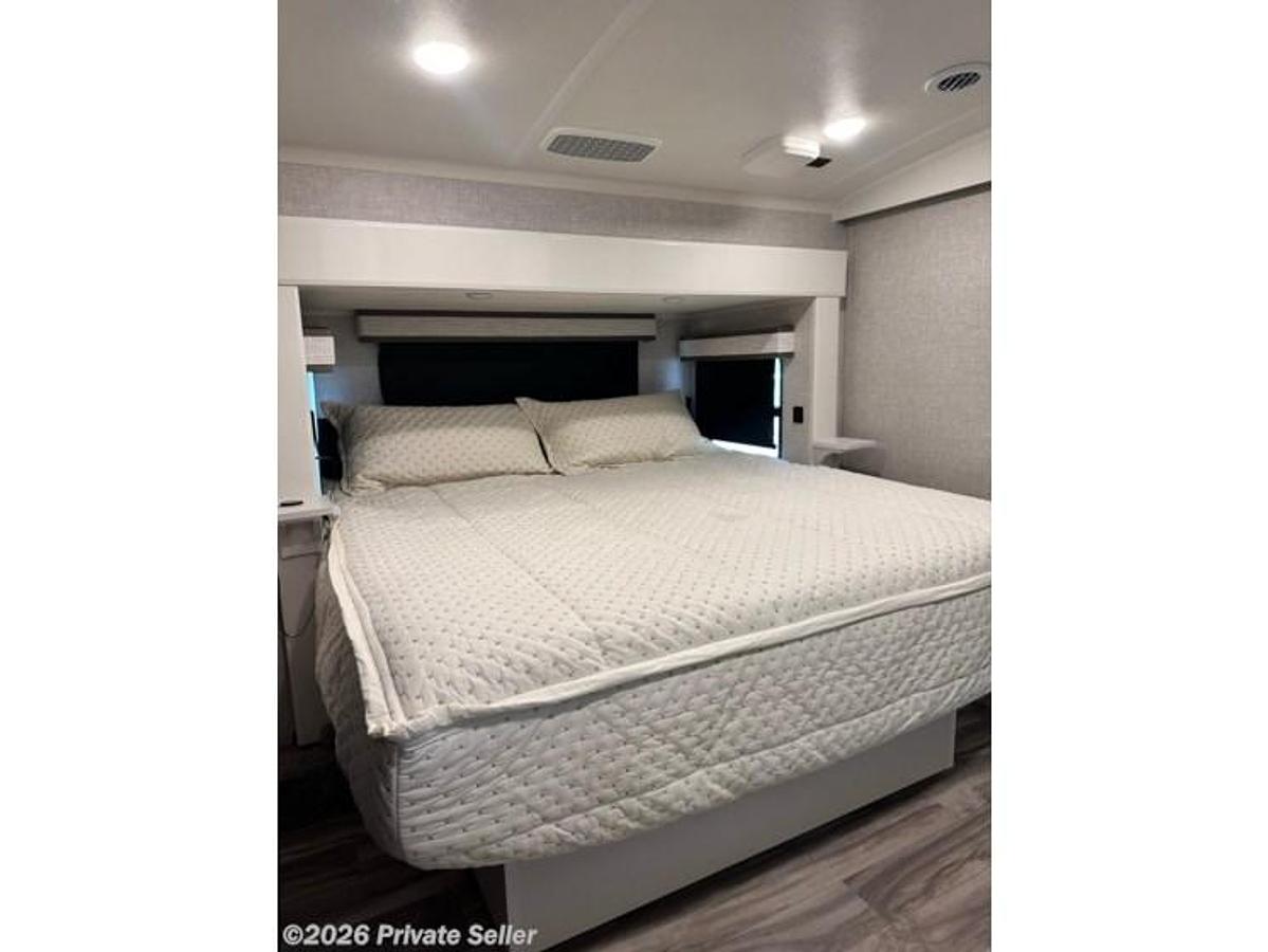 Used 2024 Jayco Pinnacle 38fbrk