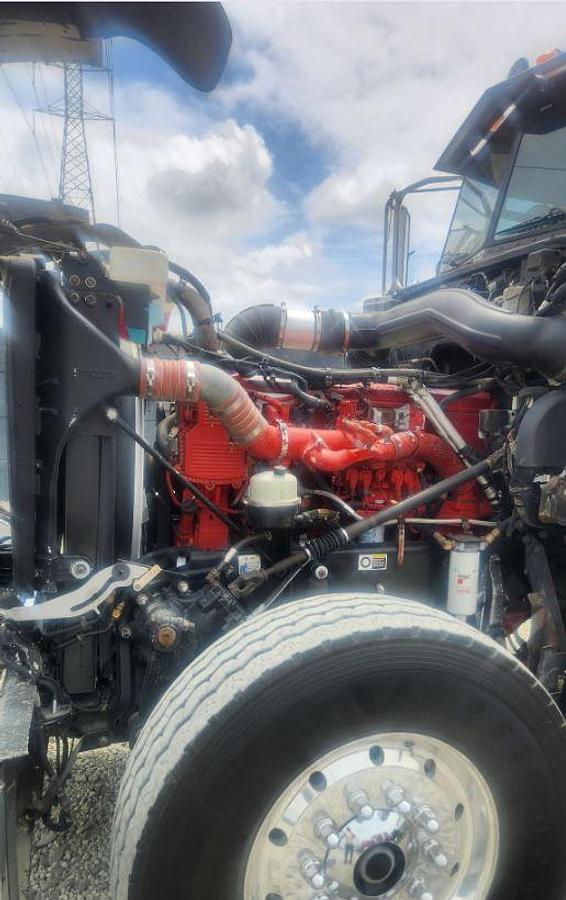 Used 2010 PETERBILT 388 Dump Truck