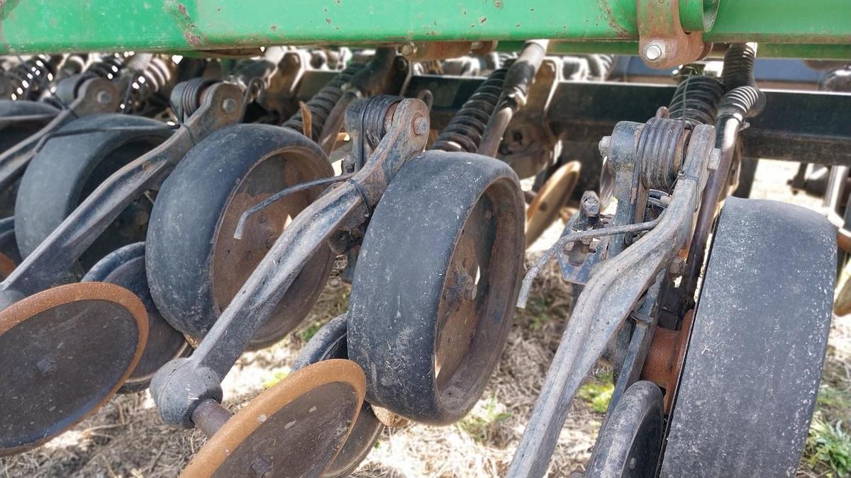 Used 2003 JOHN DEERE 1590&1560 Attached With Houck Hitch