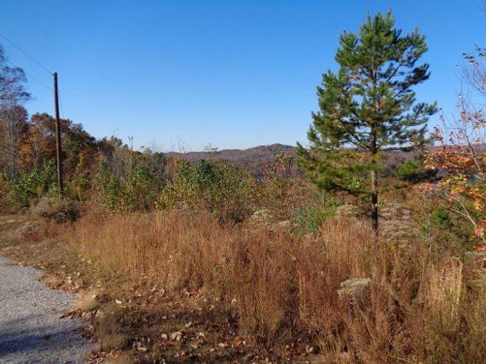 Used LOT 22 TWIN FEATHERS DR