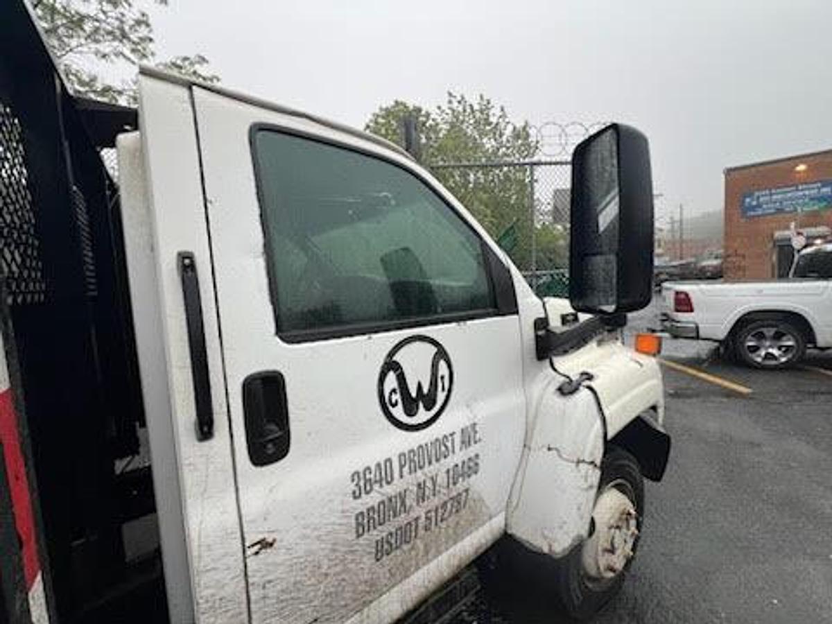 Used 2007 Chevrolet 5500 Stake Truck