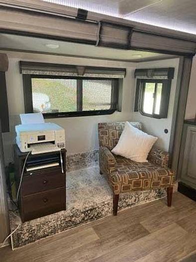 Used 2021 Keystone Montana 3762BP