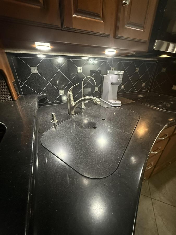 Used 2010 Winnebago Tour 40BD Class A Motorhome