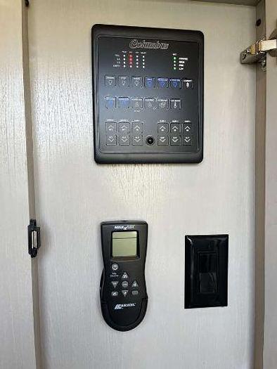 Used 2023 Palomino Columbus 379MB