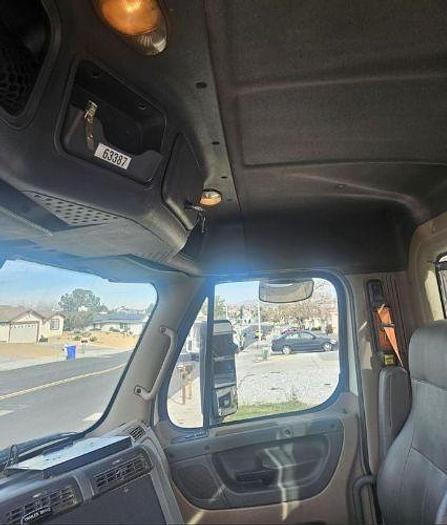 Used 2013 Freightliner Cascadia 125