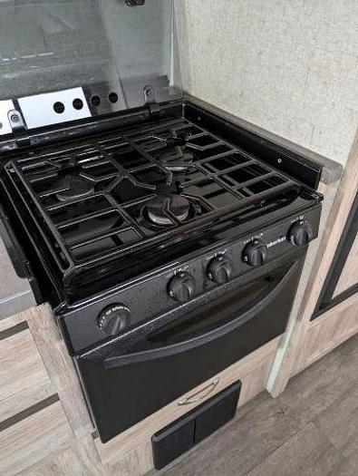 Used 2018 Forest River Sunseeker 2850SLE