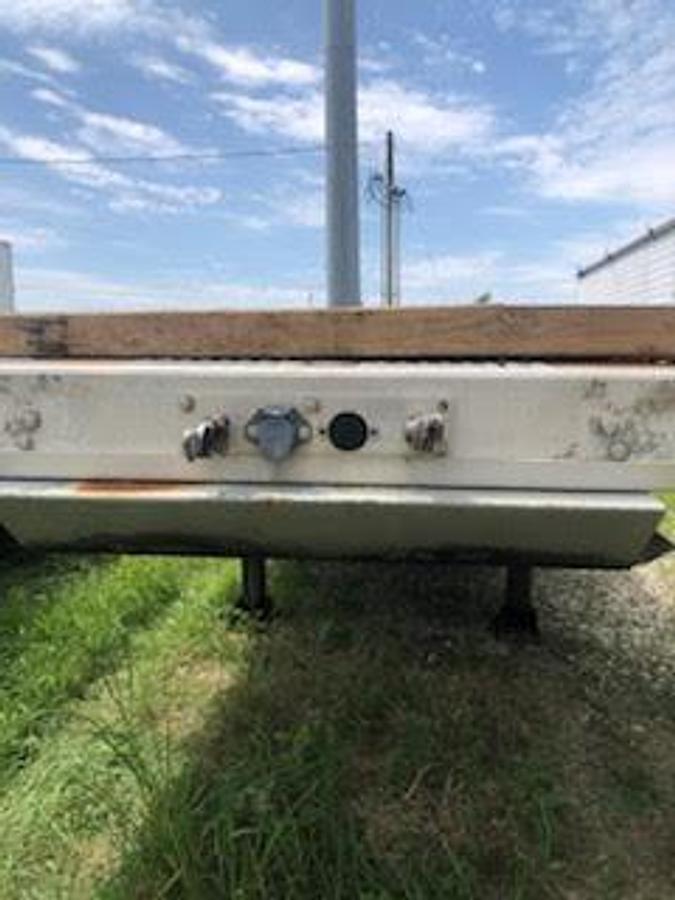 Used 2010 Reitnouer Step Deck Trailer
