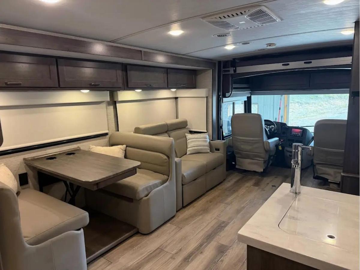 Used 2022 Winnebago Inspire 34AE