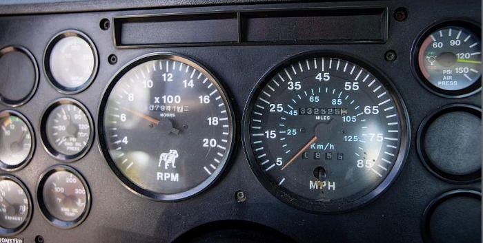 Used 1999 Mack CH613 Wrecker Tow Truck