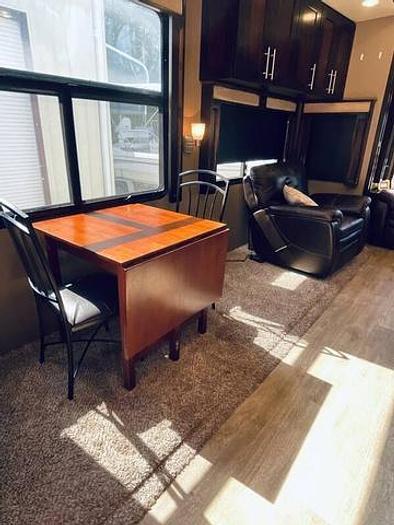 Used 2016 Vanleigh RV Vilano 365RL