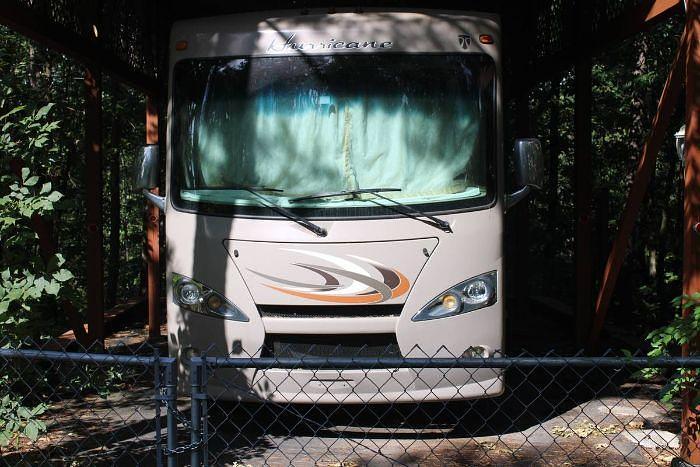 Used 2015 Thor Motor Coach Hurricane 27K