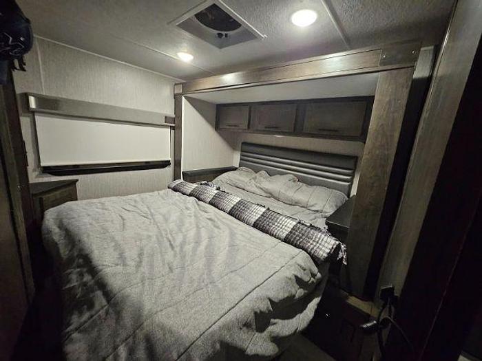 Used 2021 Coachmen Leprechaun FZLE 260