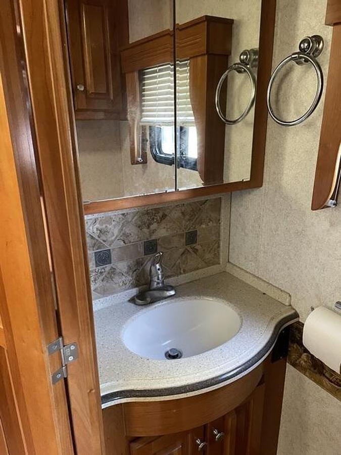 Used 2007 Monaco Camelot 42PDQ Class A Motorhome