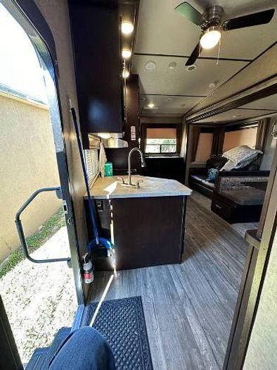 Used 2017 Forest River Cherokee Artic Wolf 255DRL4