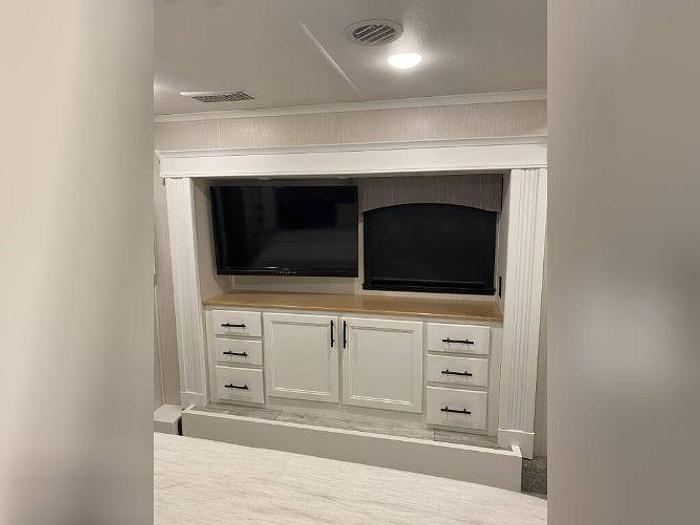 Used 2022 Forest River Legacy 442MC