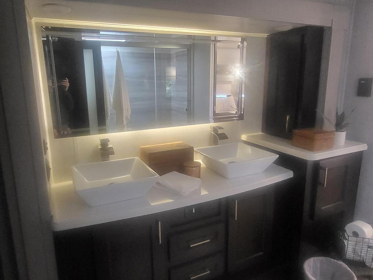 Used 2021 Forest River Palomino Columbus 1492 382FB