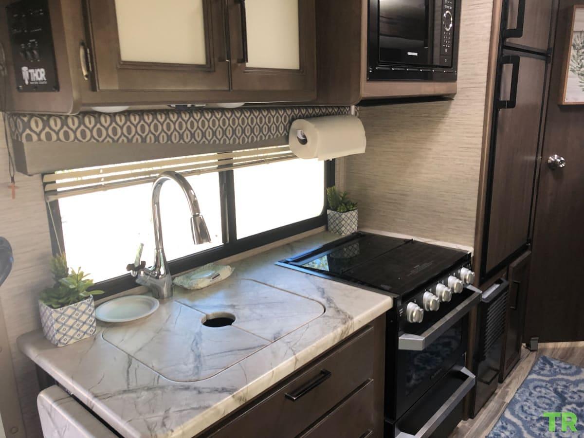 Used 2021 Thor Freedom Elite 22FE Class C Motorhome
