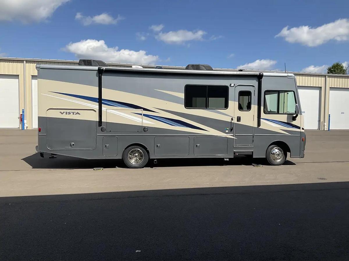 Used 2020 Winnebago Vista 29V