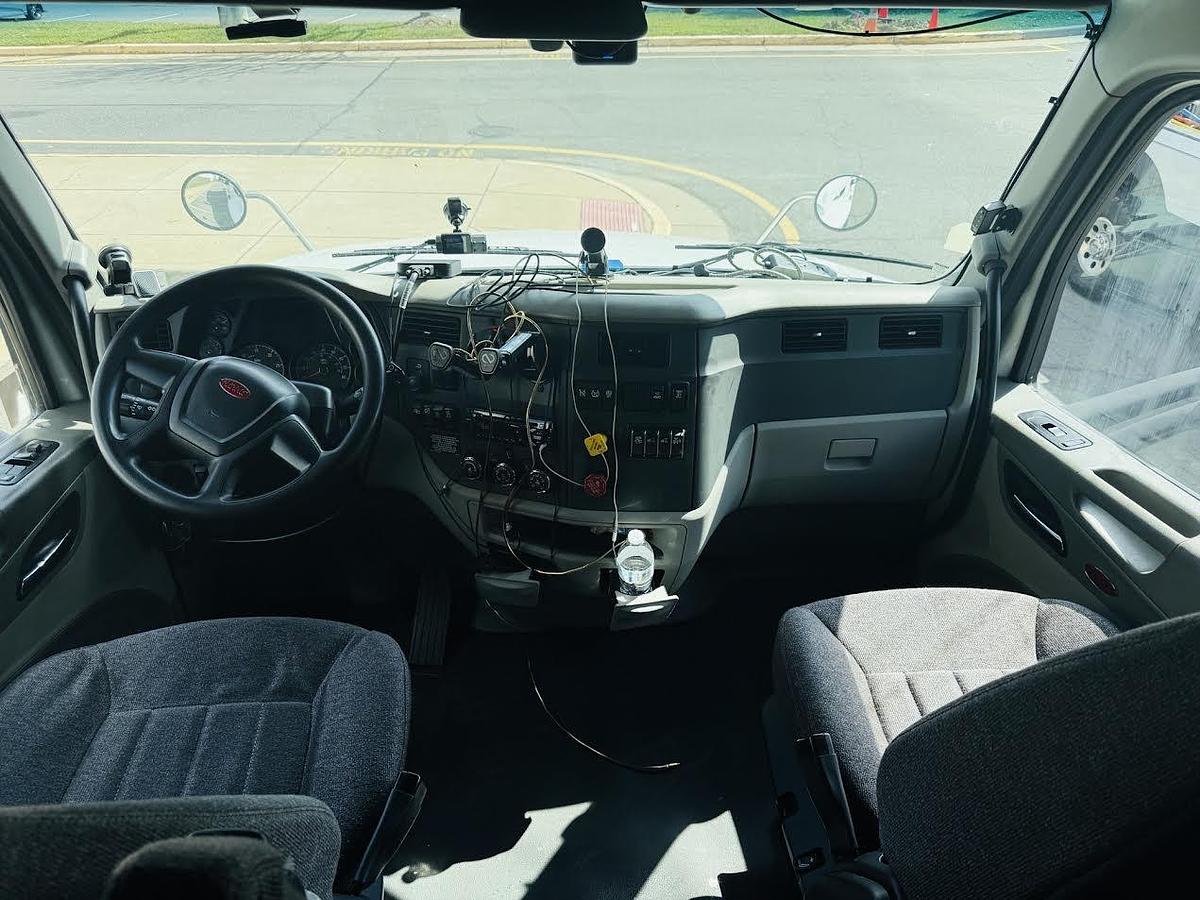 Used 2021 Peterbilt 579