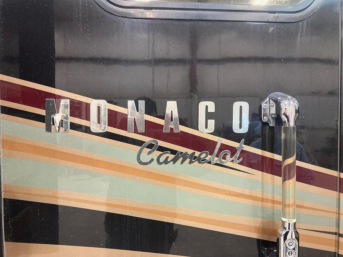 Used 2011 Monaco Camelot 43PKQ Class A Motorhome