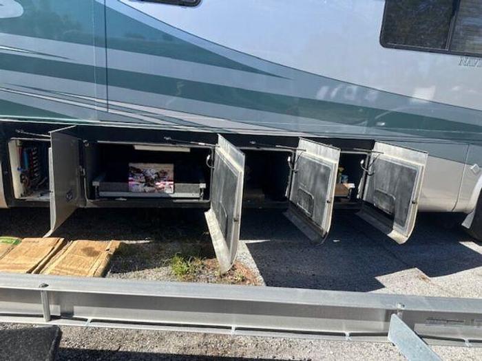 Used 2005 Holiday Rambler Navigator 45PBT