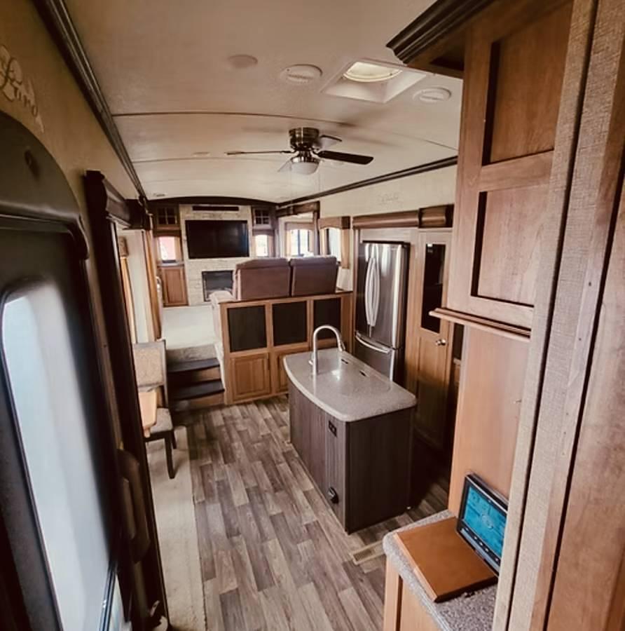 Used 2016 Keystone Montana 3791RD