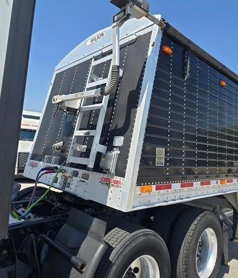 Used 2015 Wilson 43ftx96in